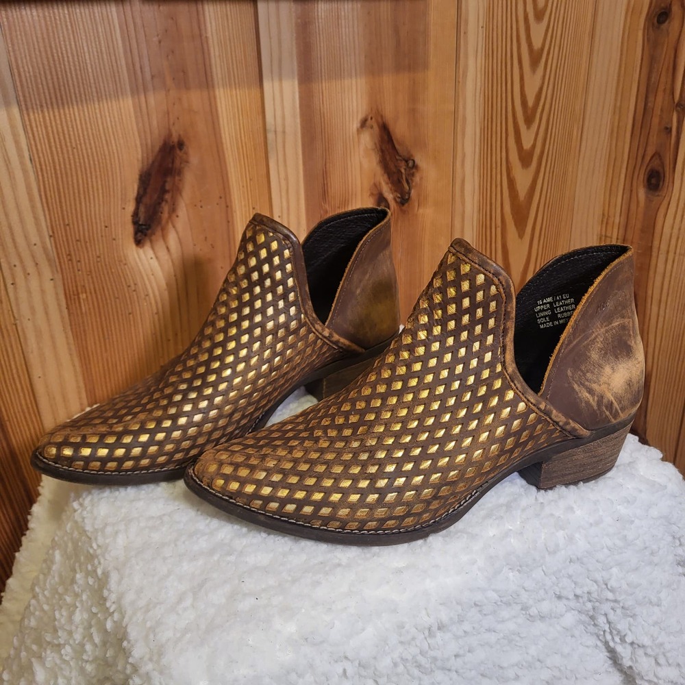 Musse & Cloud leather boots size 10 women's, distressed look, brown